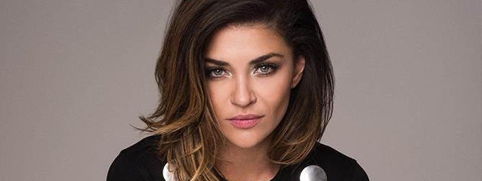 jessica szohr, beach, essentials, gear, bag, summer