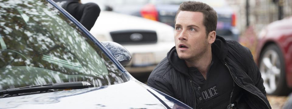 jesse lee sofer, chicago pd, interview, gym essentials, workout,